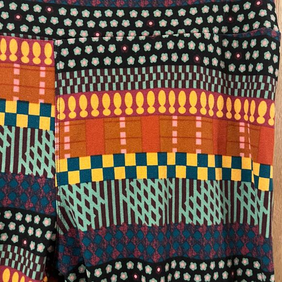LuLaRoe Bundle! 5 Pair Tall & Curvy Leggings. Colorful, fun fabrics - Picture 9 of 11